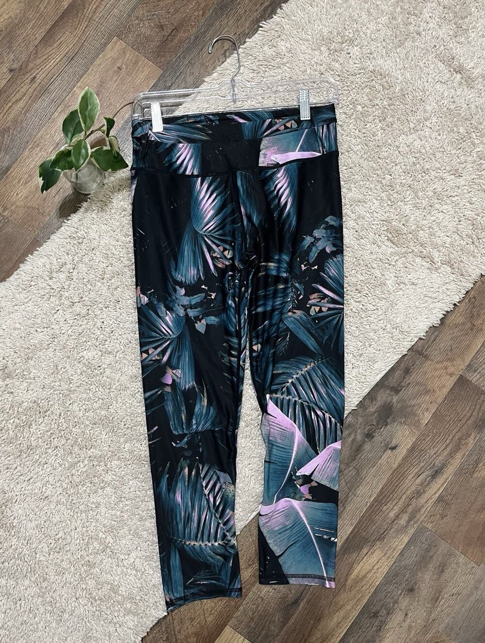 Fabletics Small Tropical Leaf Print High Waisted Gia Powerlite Capri Leggings